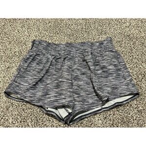 D5 NWT NEW‎ Nike women's training shorts medium lined